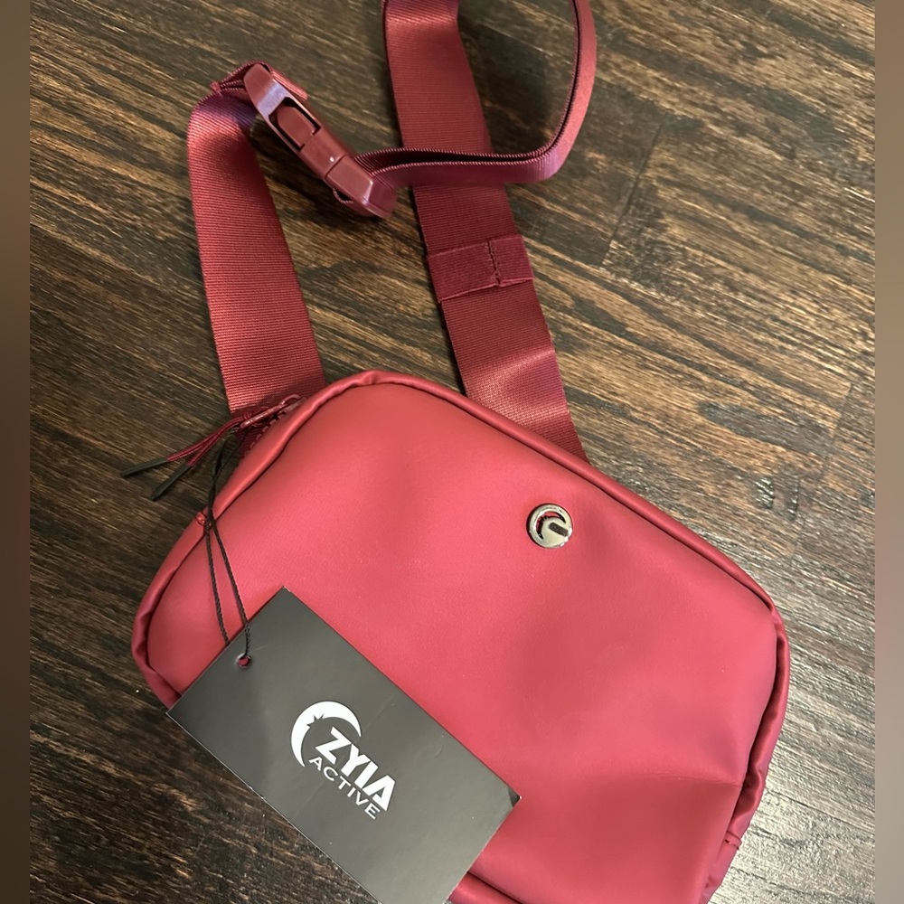 Zyia crossbody bag